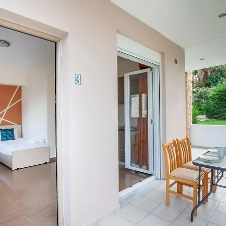 Afroditi Garden Apartment * חניוטי
